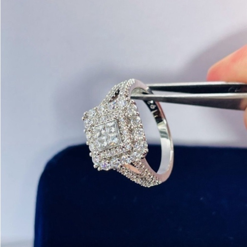 NIB 1.75ct S1 lab Diamond .925 Silver Ring Prong set Square Cut/pavé